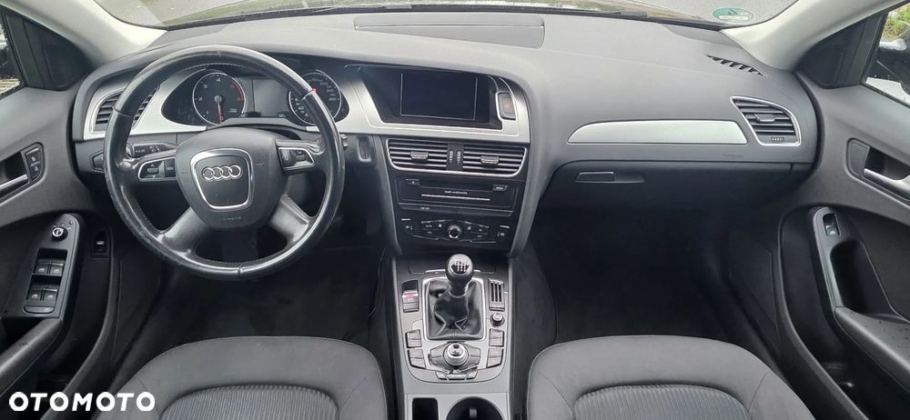 Audi A4 Limousine - 6