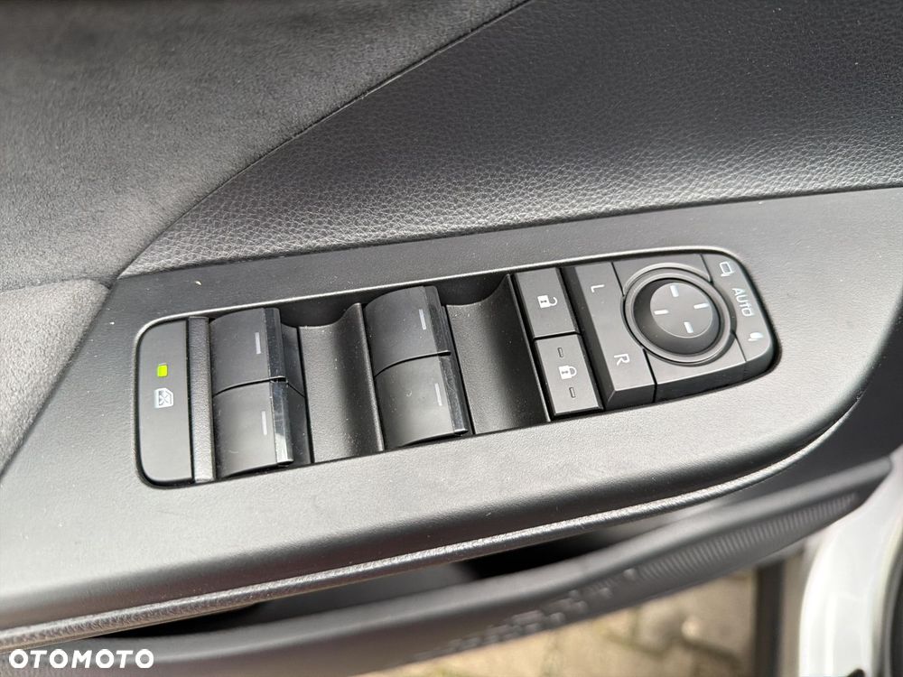 Toyota C-HR 1.8 Hybrid Executive - 17