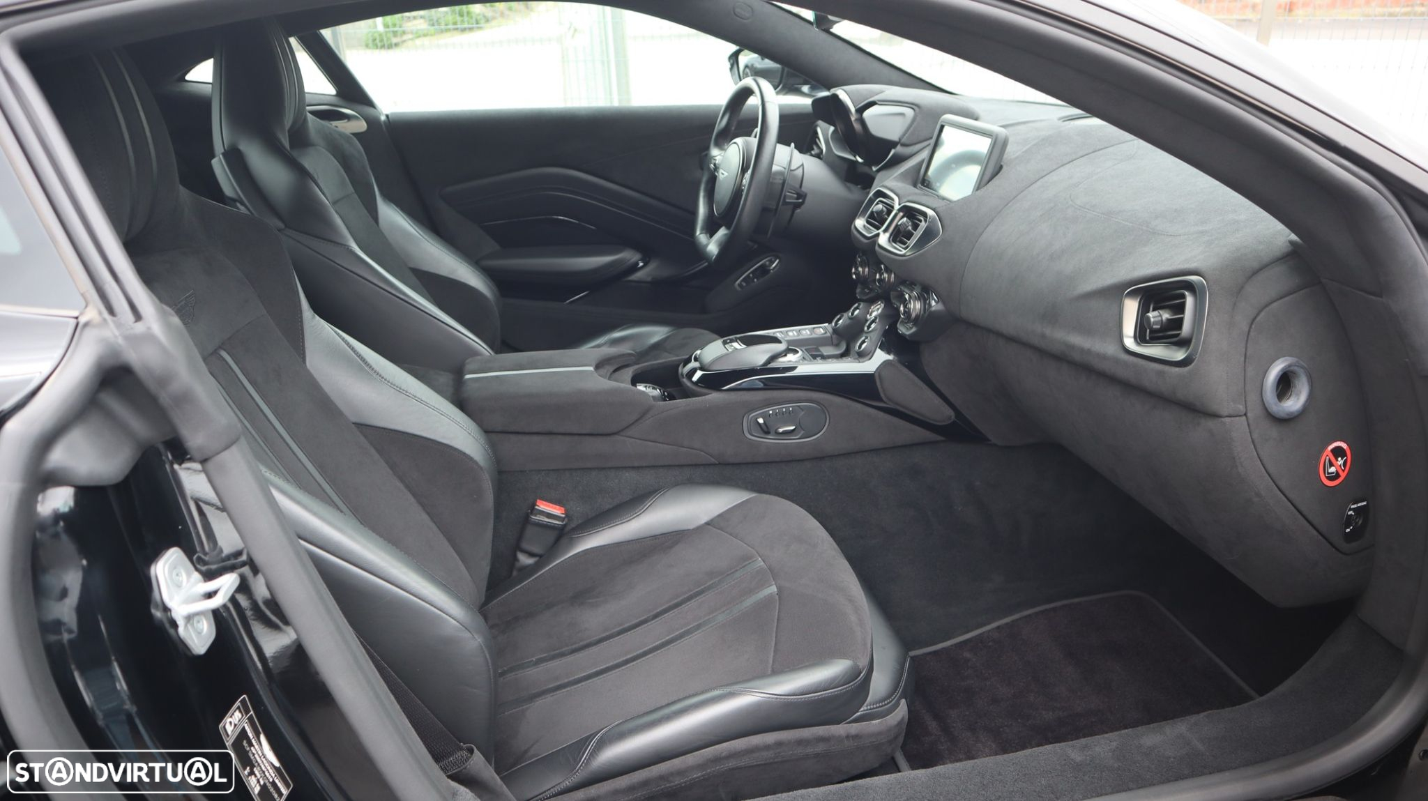 Aston Martin Vantage Coupe V8 - 15