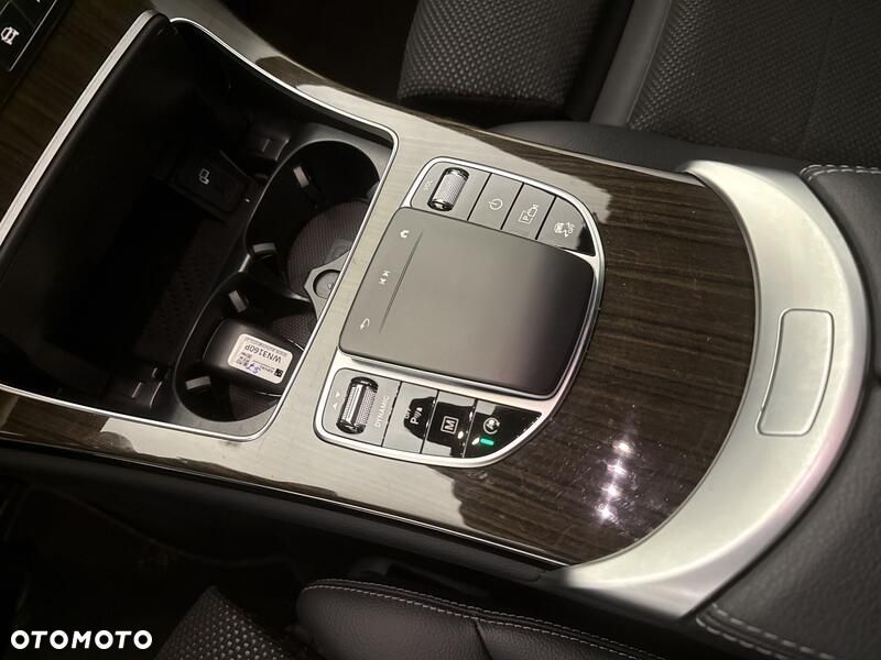 Mercedes-Benz GLC - 19