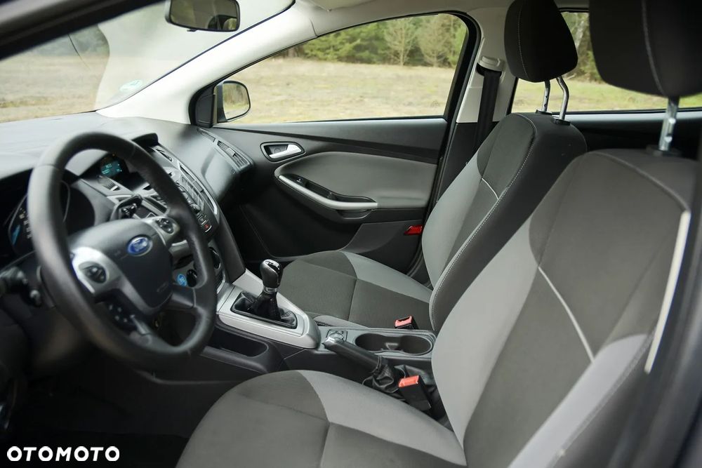 Ford Focus 1.6 Ti-VCT Titanium - 24