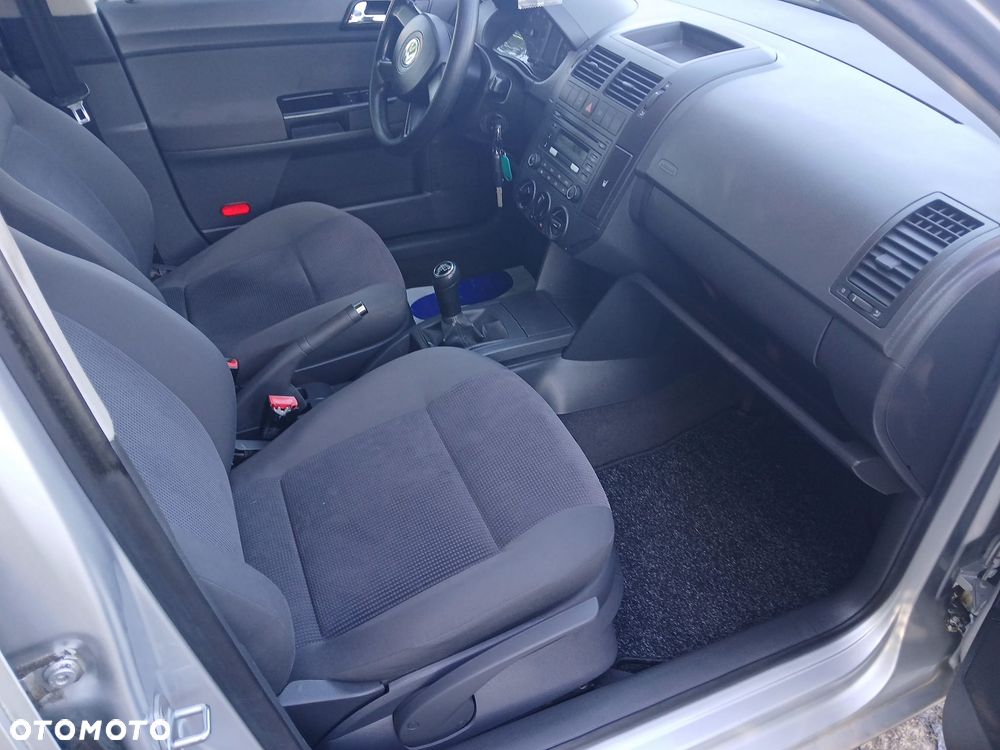 Volkswagen Polo - 13
