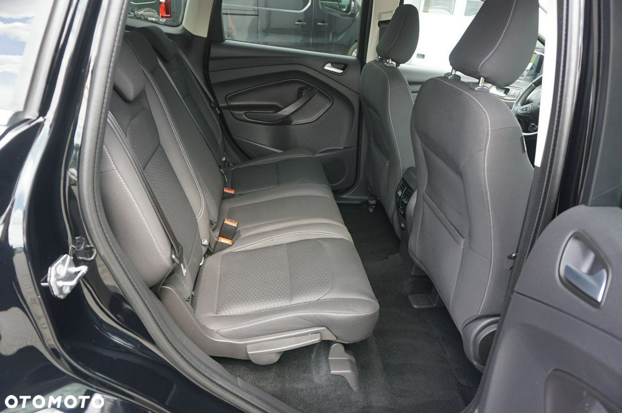 Ford Kuga 2.0 TDCi 2x4 Titanium - 18