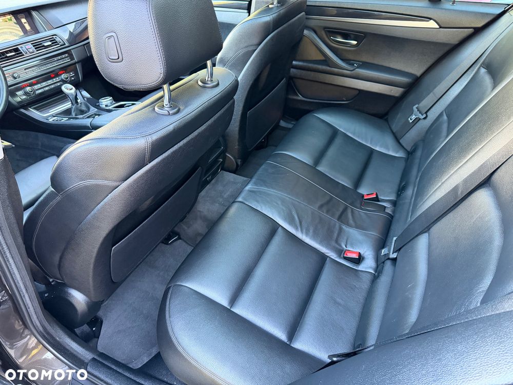 BMW Seria 5 520d Touring Blue Performance - 9