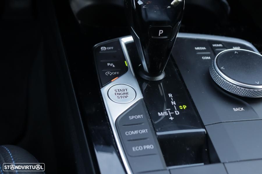 BMW 118 d Pack Color Vision - 23