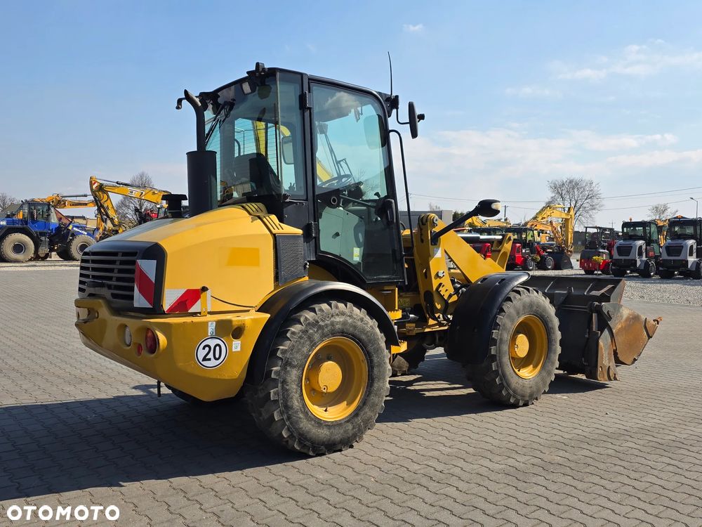 Caterpillar 908H2, 2014 ROK, 5700 MTH, ŁYŻKA OTWIERANA + WIDŁY - 5