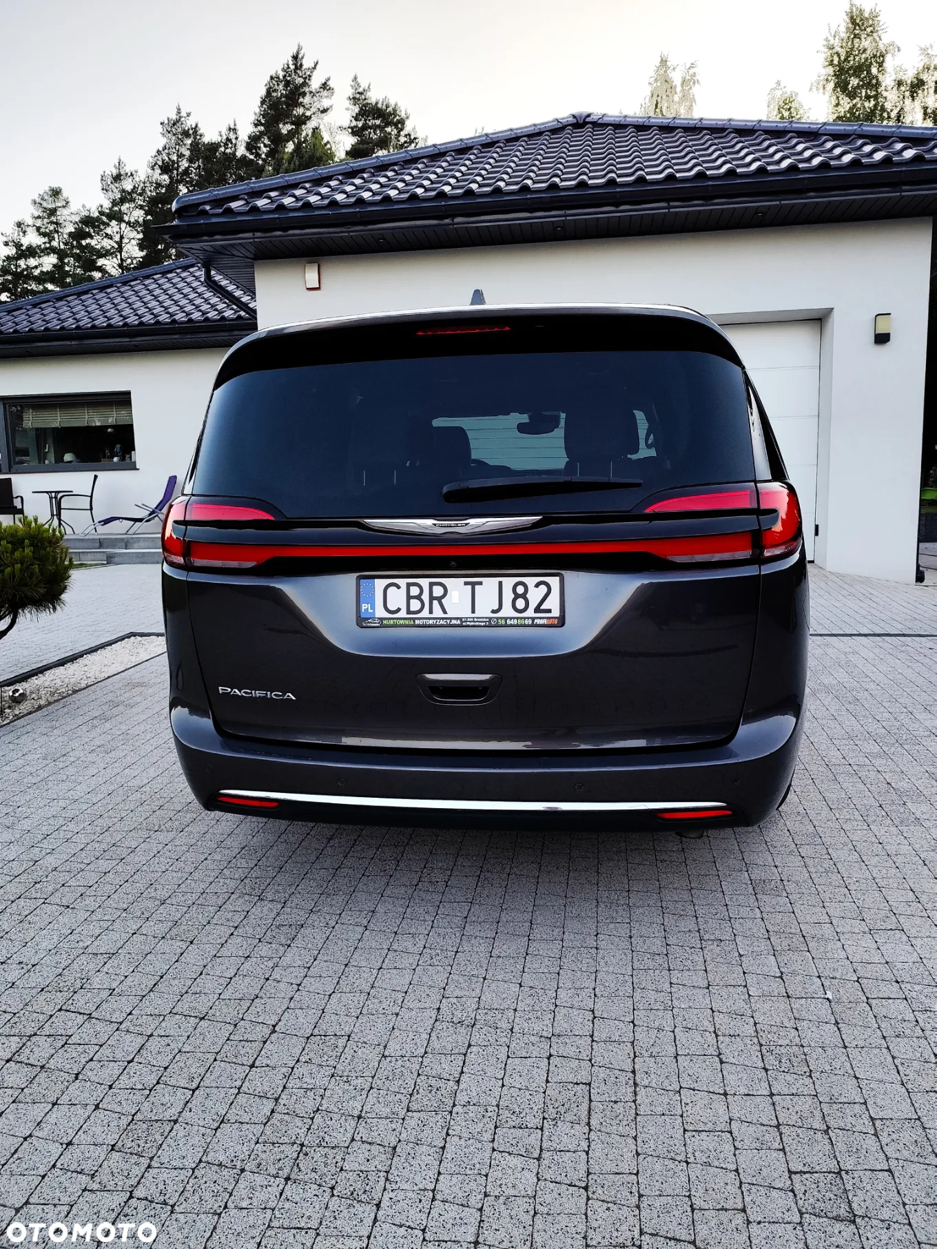 Chrysler Pacifica - 13