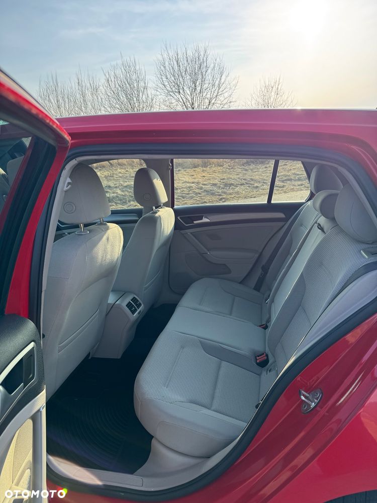 Volkswagen Golf - 18