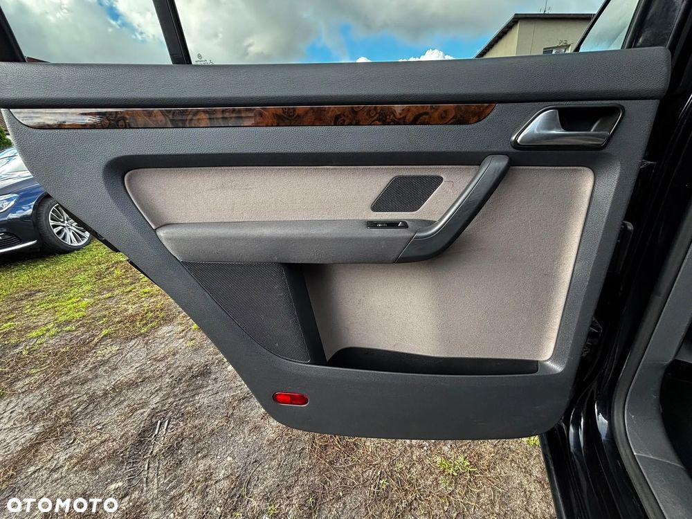 Volkswagen Touran 2.0 TDI DPF Cross DSG - 33