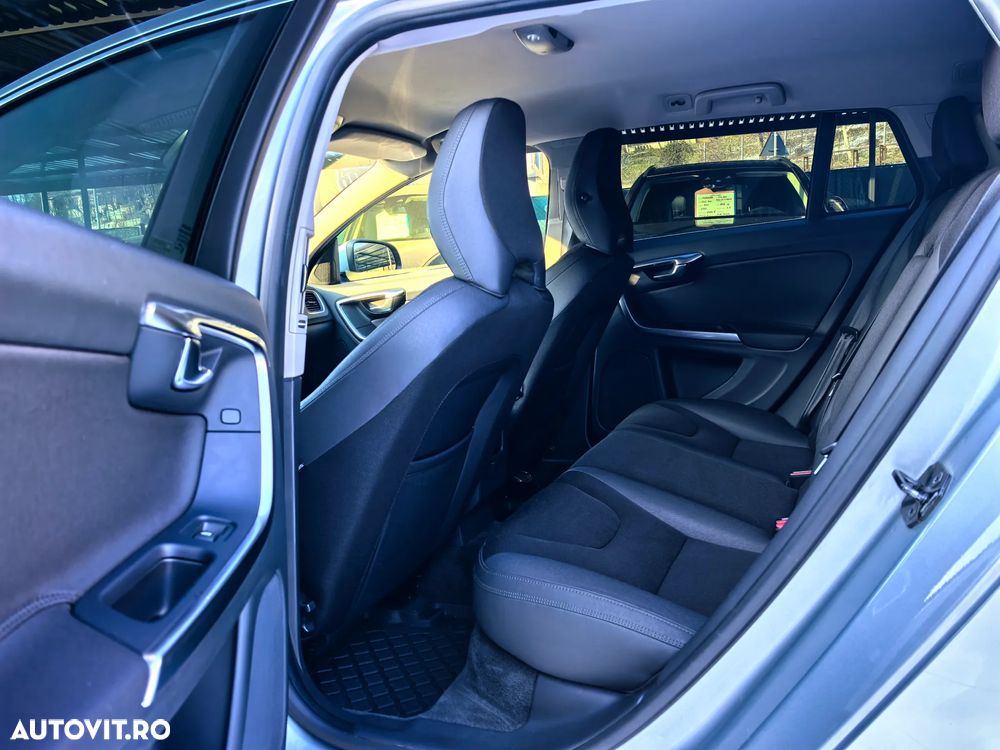Volvo V60 D4 Geartronic Momentum - 8