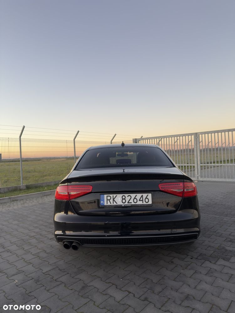 Audi A4 Limousine - 6