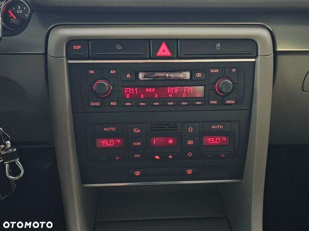 Audi A4 Limousine - 15