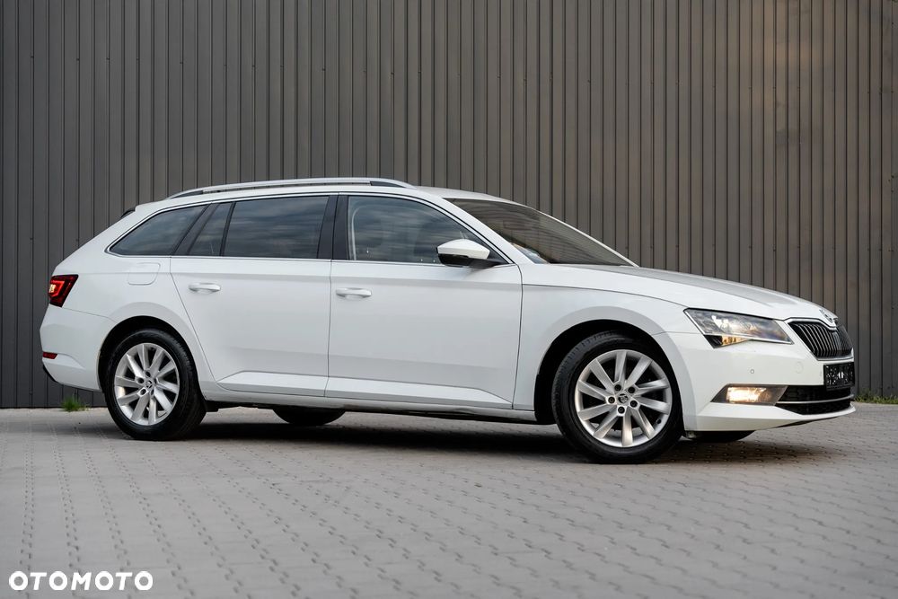 Skoda Superb 2016 photo 2
