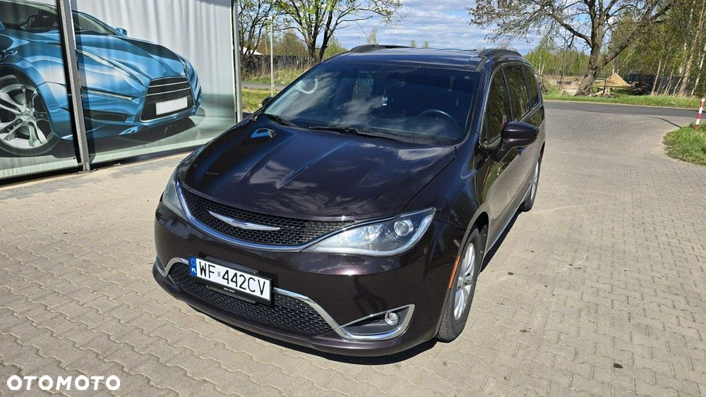 Chrysler Pacifica - 3