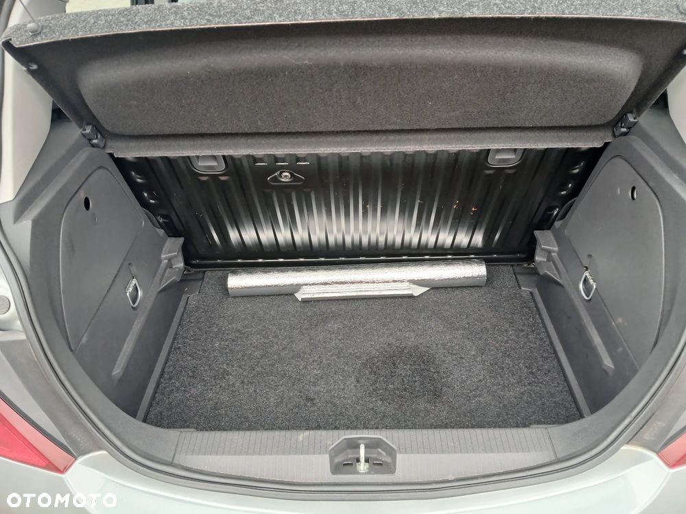 Opel Corsa 1.2 16V Enjoy - 9