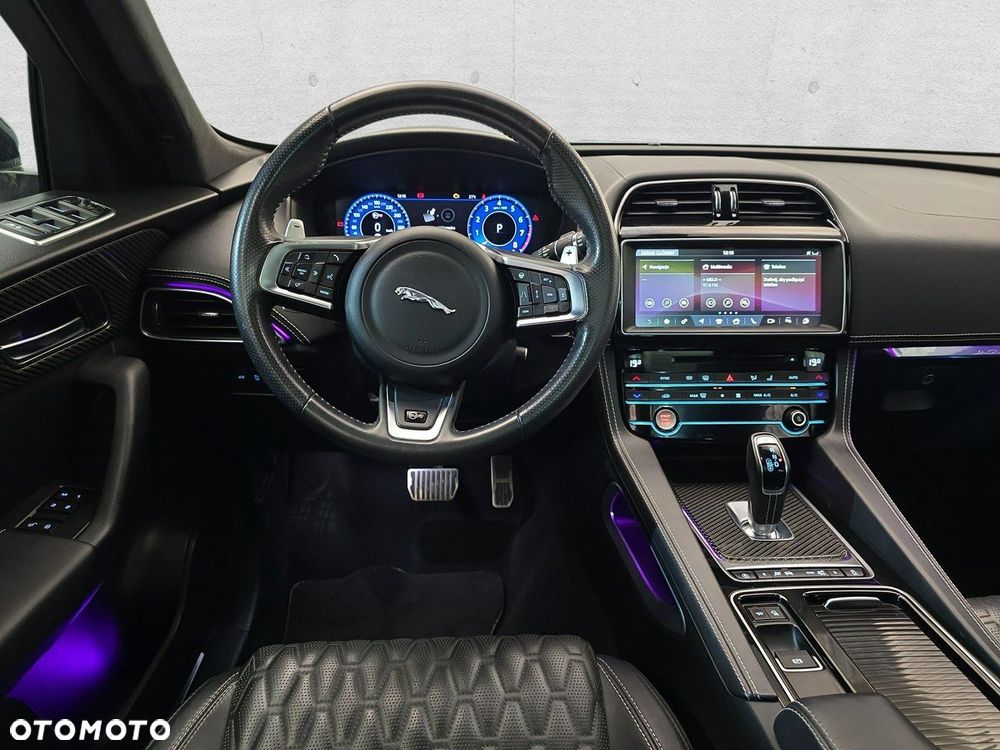 Jaguar F-Pace - 10