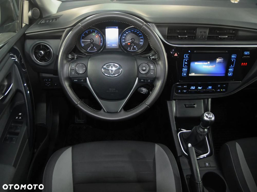 Toyota Auris - 22
