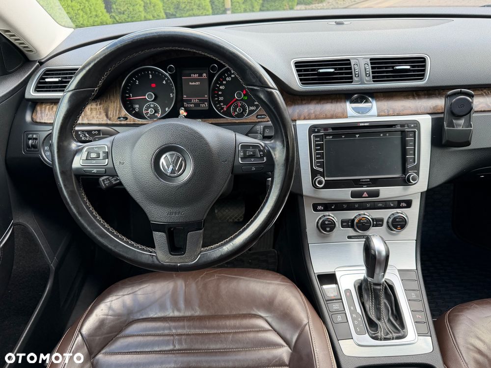 Volkswagen Passat 2.0 TDI DPF DSG Comfortline - 6