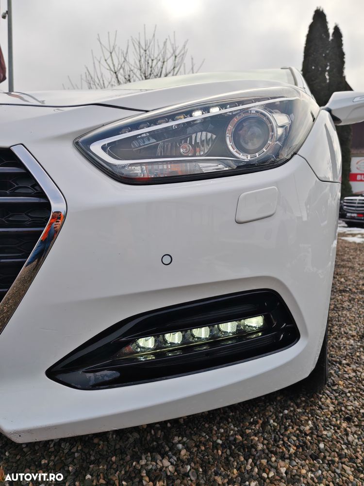 Hyundai i40 Kombi 1.7 CRDi DCT Style - 40