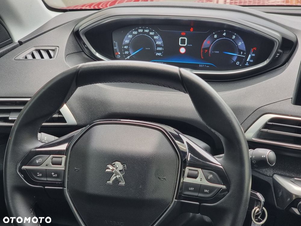 Peugeot 3008 1.2 PureTech Allure S&S - 32