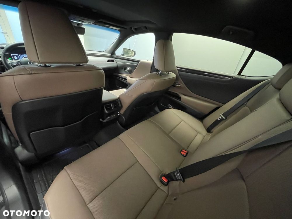 Lexus ES 300h Business Edition - 7