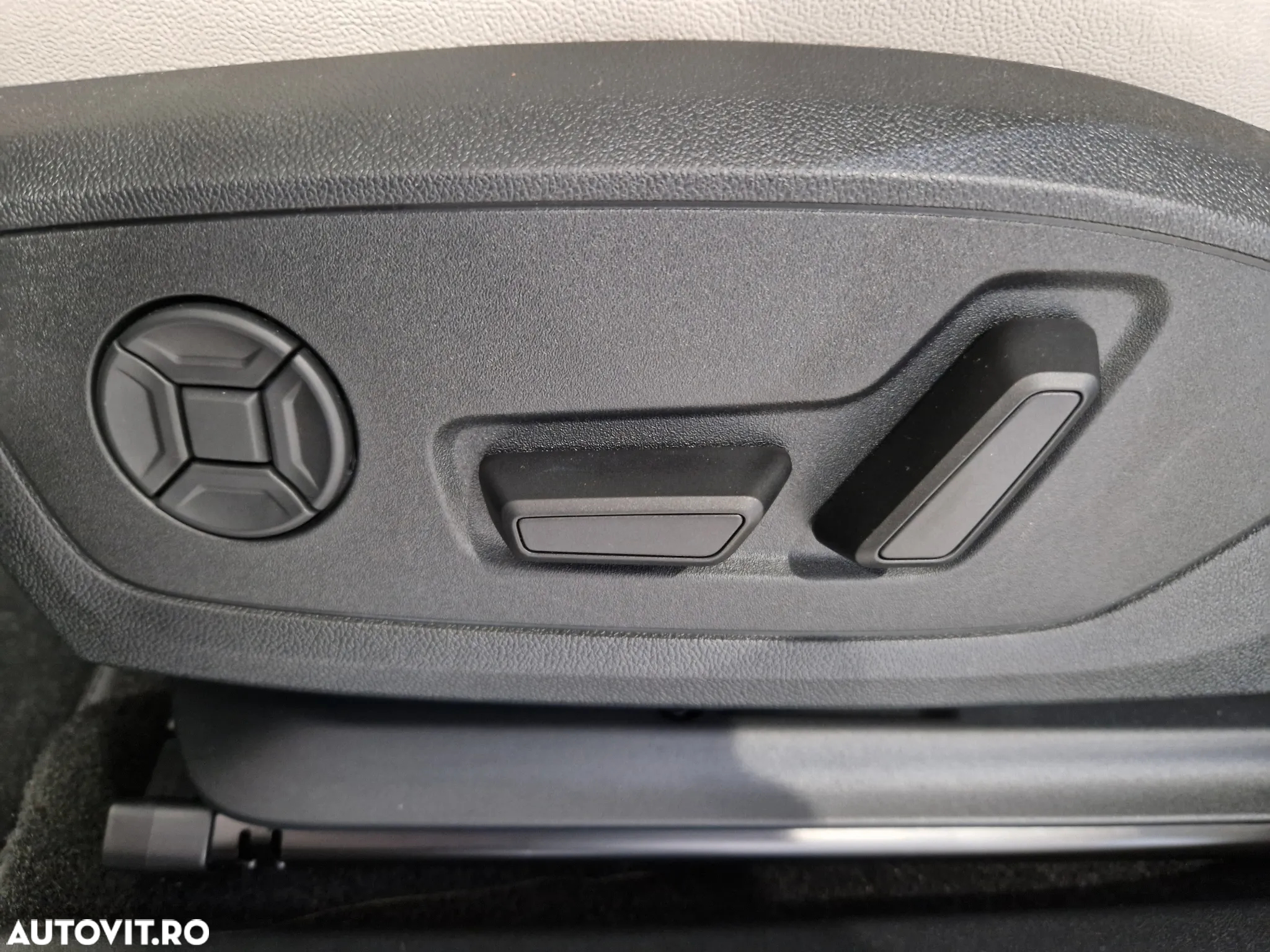 Audi Q4 e-tron 45 quattro - 15
