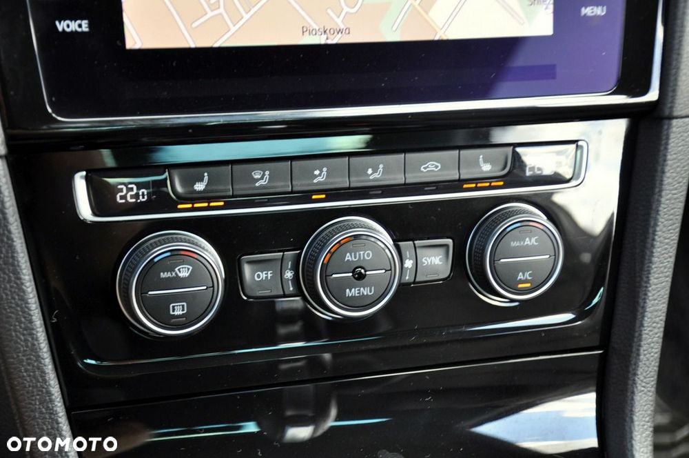 Volkswagen Golf - 33