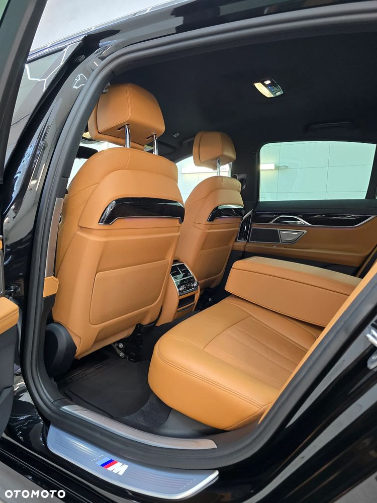 BMW Seria 7 730d xDrive - 29