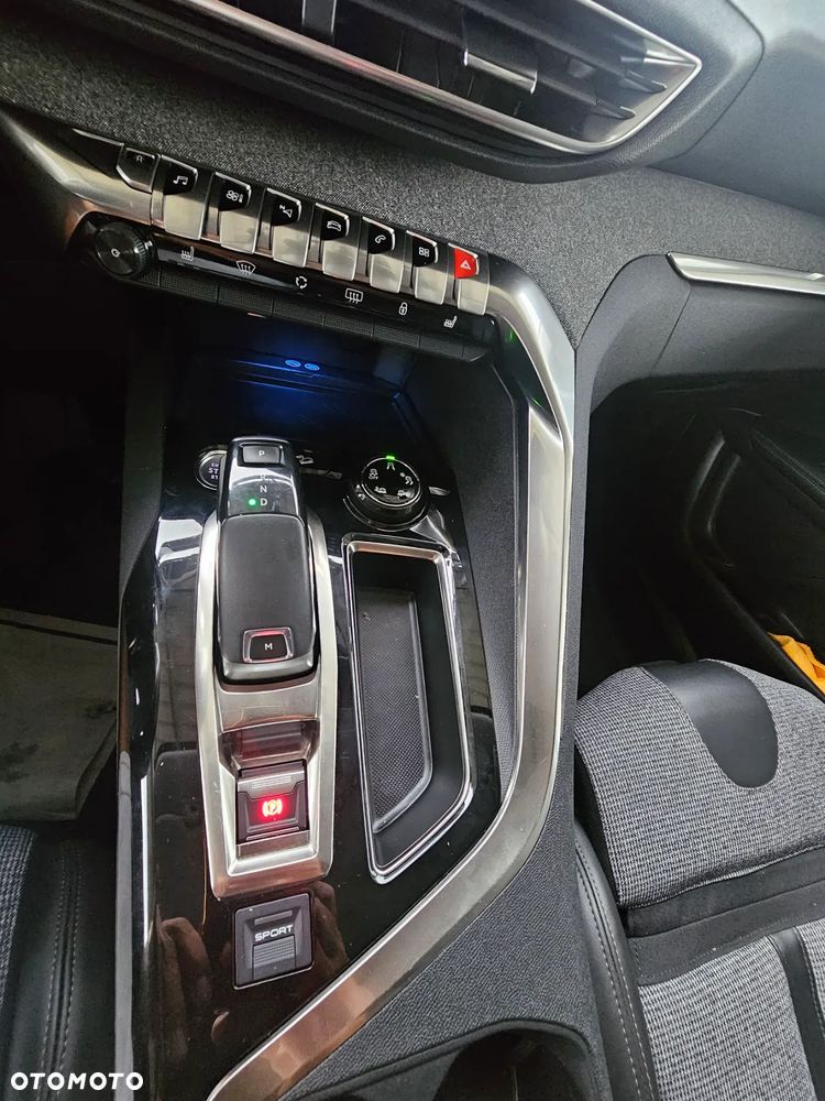 Peugeot 5008 1.6 PureTech Crossway S&S EAT8 - 24