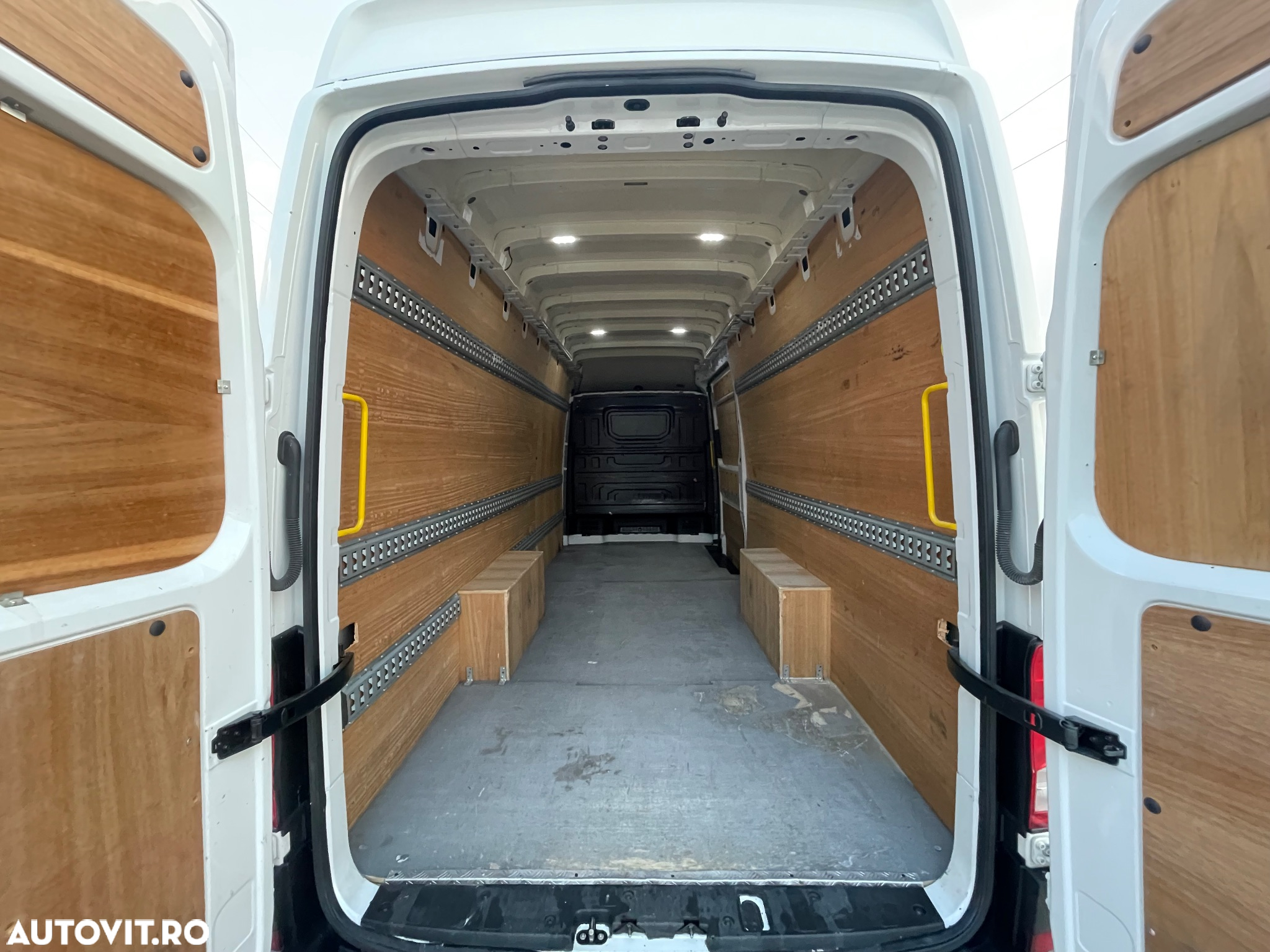Volkswagen Crafter L5 H3 - 8