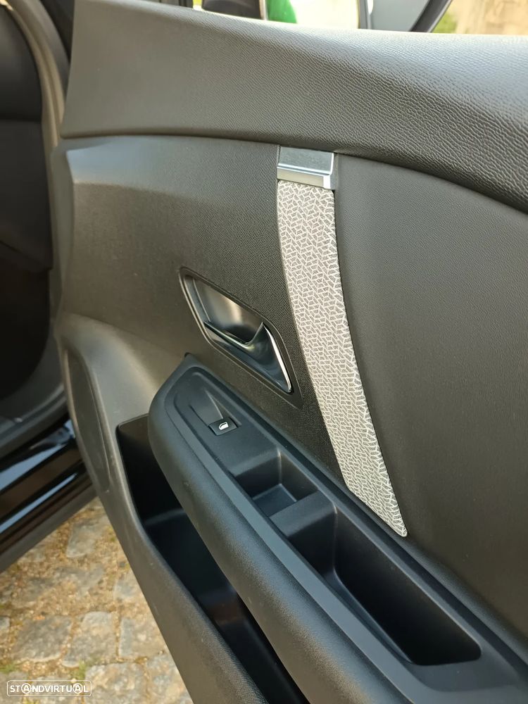 Citroën C4 PureTech 130 Stop&Start SHINE - 31