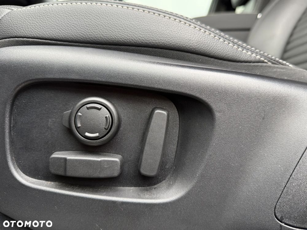 Land Rover Discovery D250 R-Dynamic S - 17