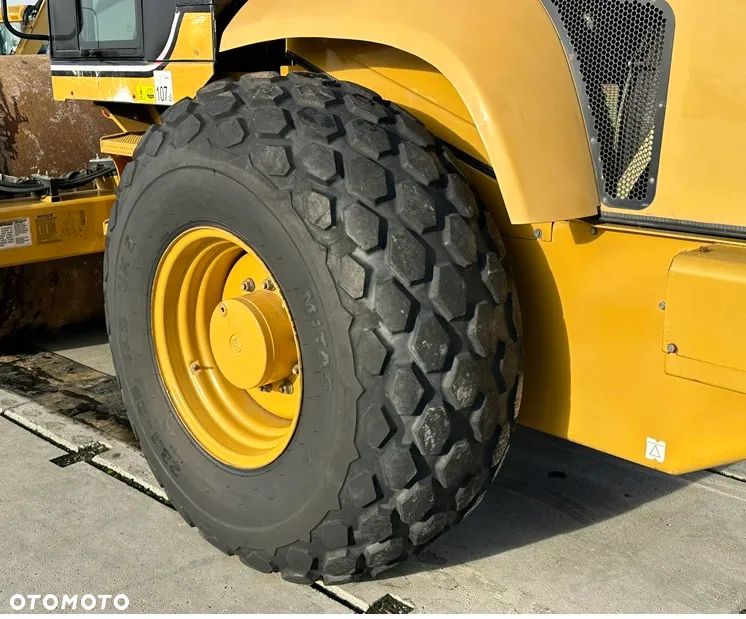 Caterpillar CS-563E - 10