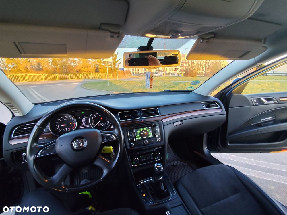 Skoda Superb 2.0 TDI Elegance - 8