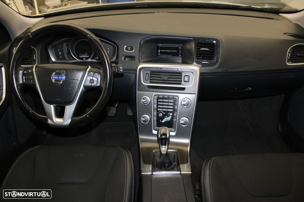 Volvo V60 2.0 D3 Momentum - 9
