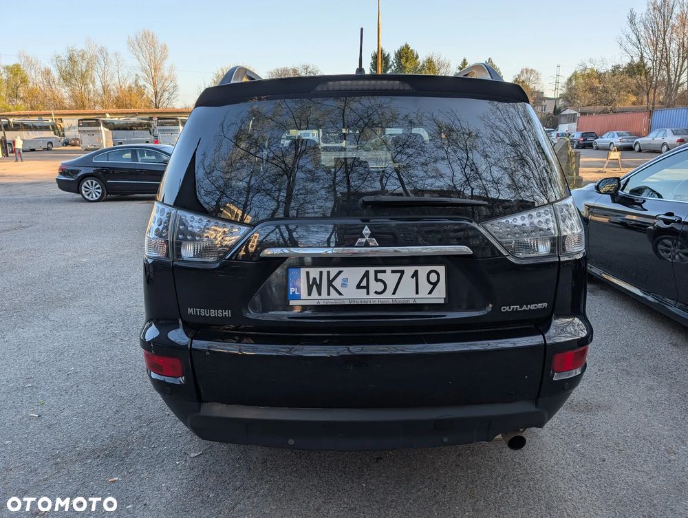 Mitsubishi Outlander 2.0 Invite 2WD - 10