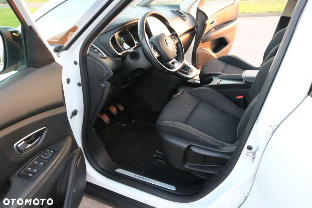 Renault Grand Scenic - 31
