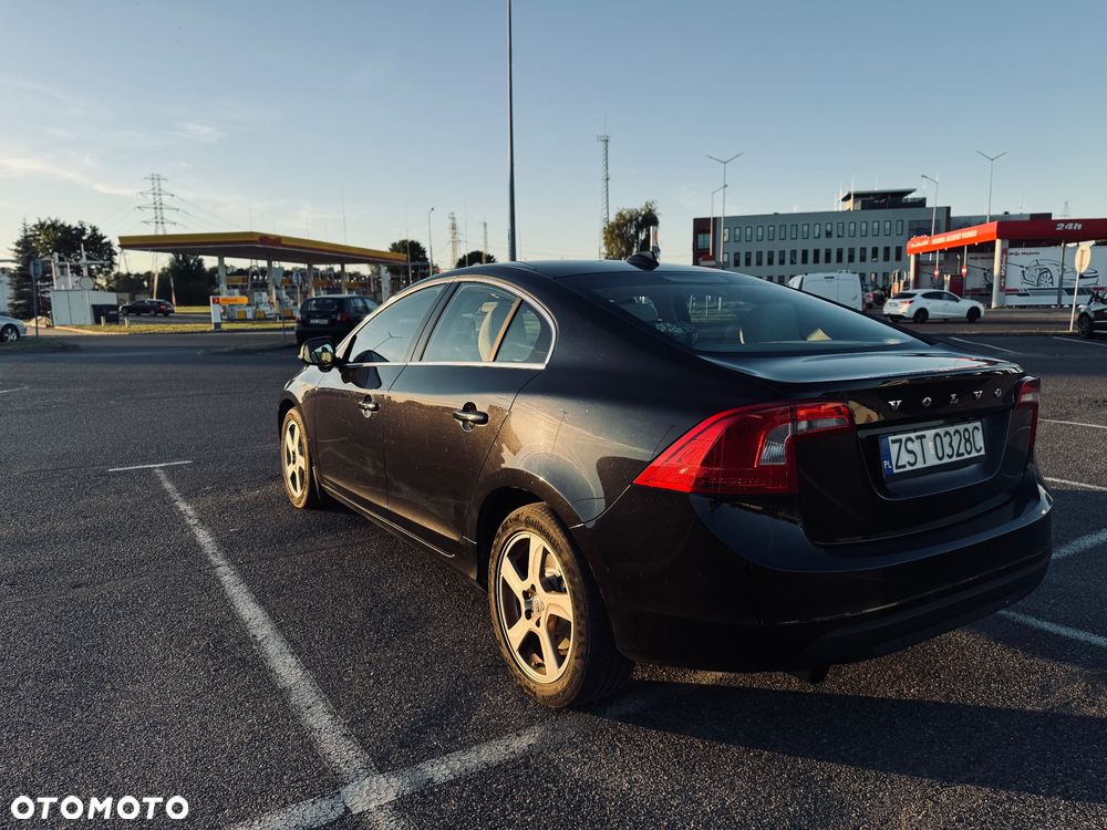 Volvo S60 D3 Geartronic Summum - 6