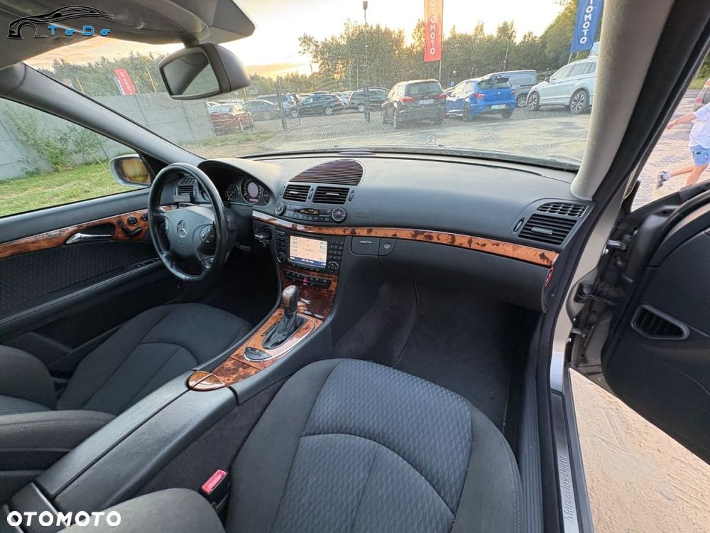Mercedes-Benz Klasa E 500 4-Matic T Elegance - 30
