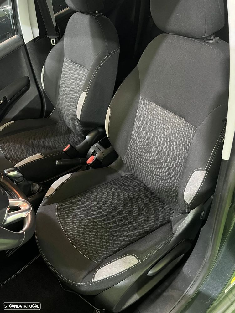 Peugeot 208 1.2 VTi SE Style - 11