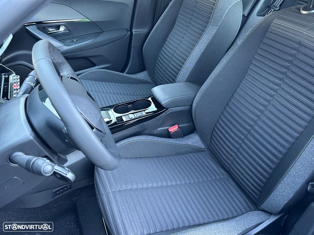 Peugeot e-2008 54 kWh Active - 9