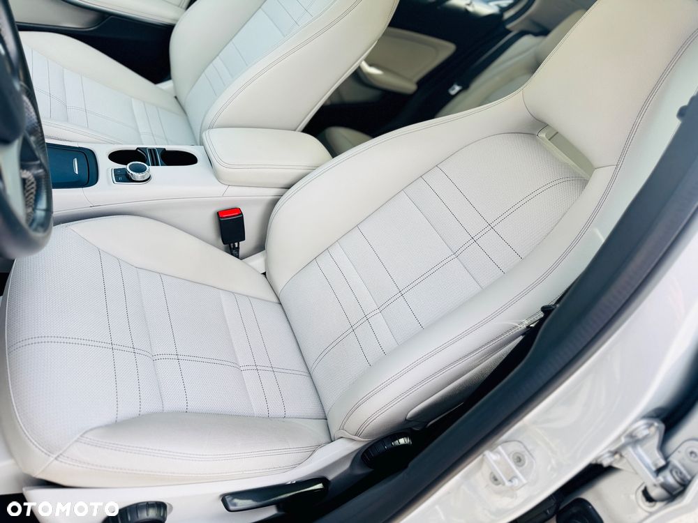 Mercedes-Benz GLA 200 7G-DCT Style - 11