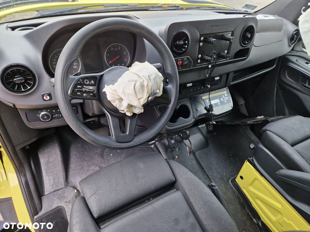 Mercedes-Benz Sprinter - 9