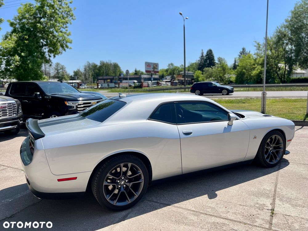 Dodge Challenger 6.4 Scat Pack - 14