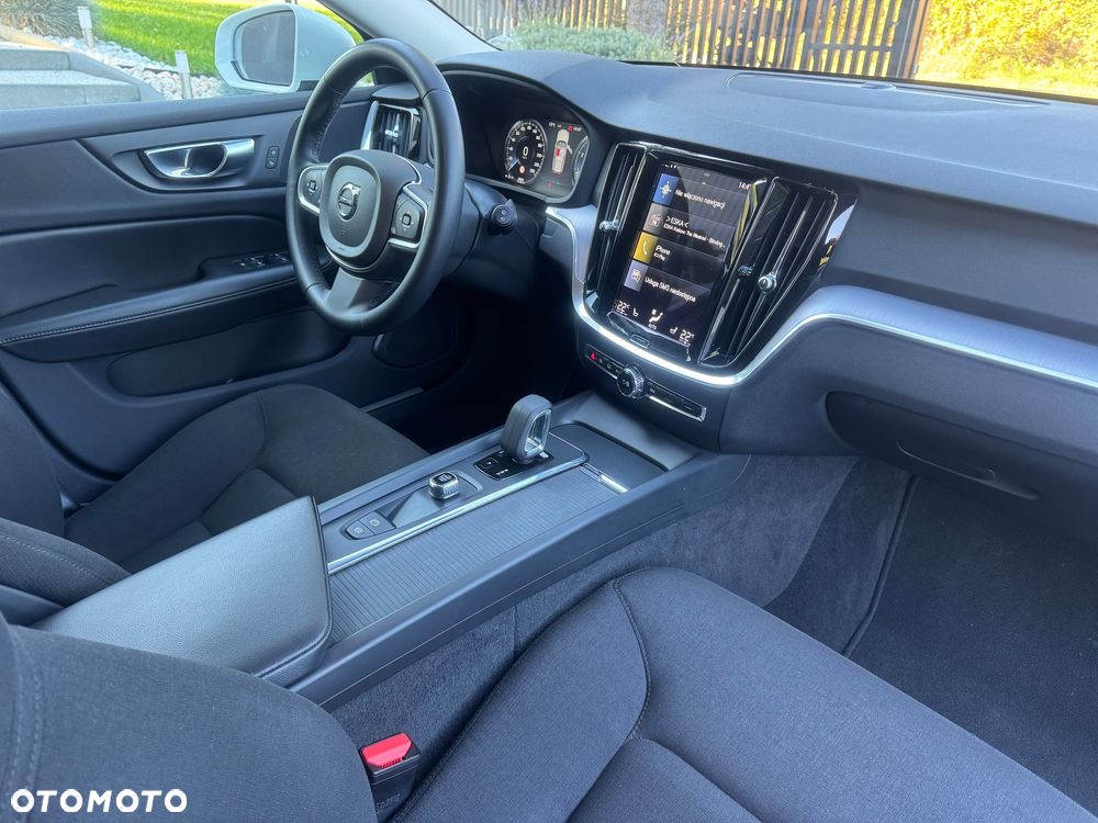 Volvo V60 B3 B Momentum Core - 14