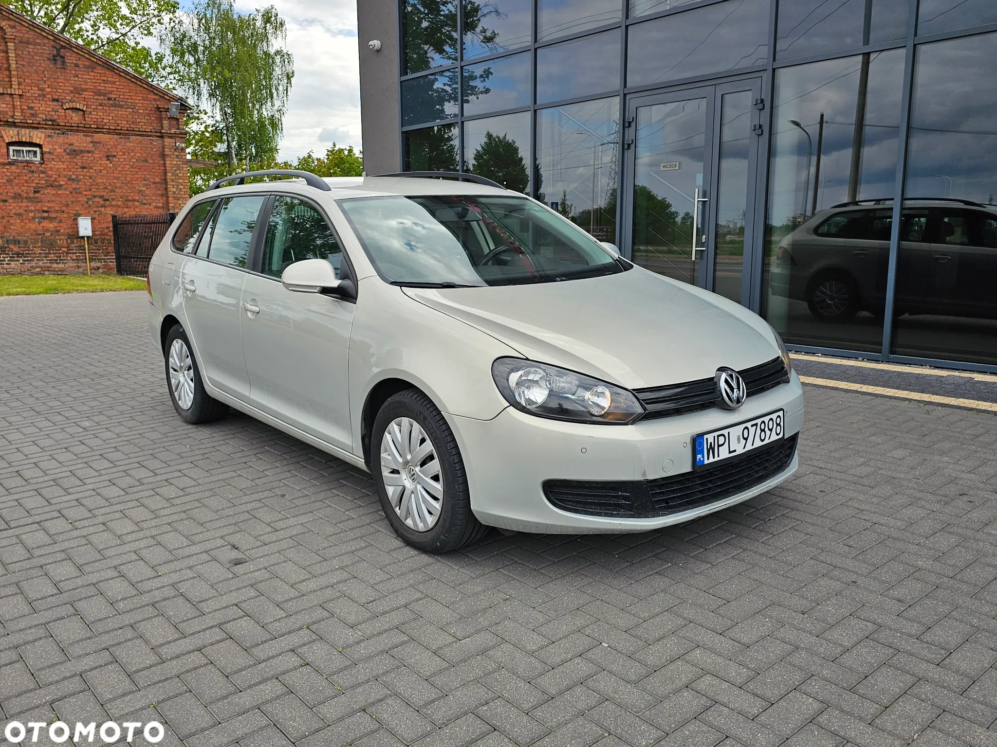Volkswagen Golf VI 1.6 TDI Comfortline - 28