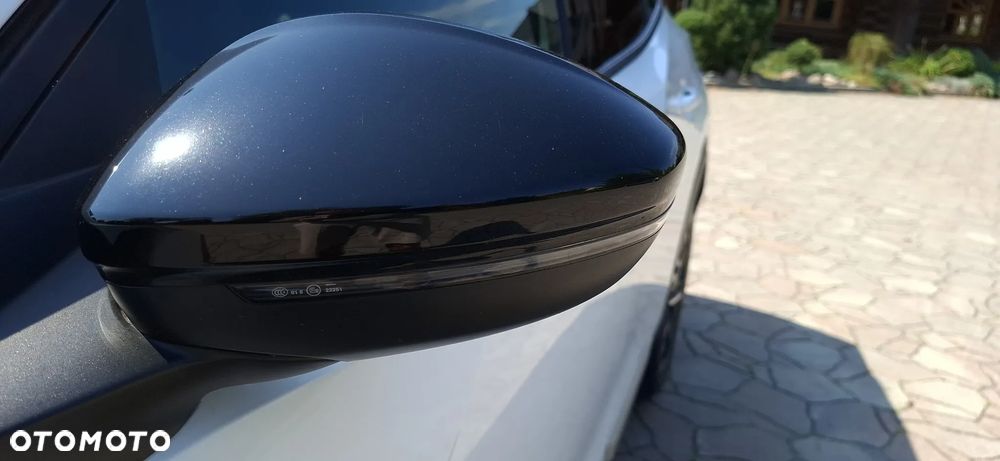 Peugeot 2008 1.5 BlueHDi Allure S&S EAT8 - 17