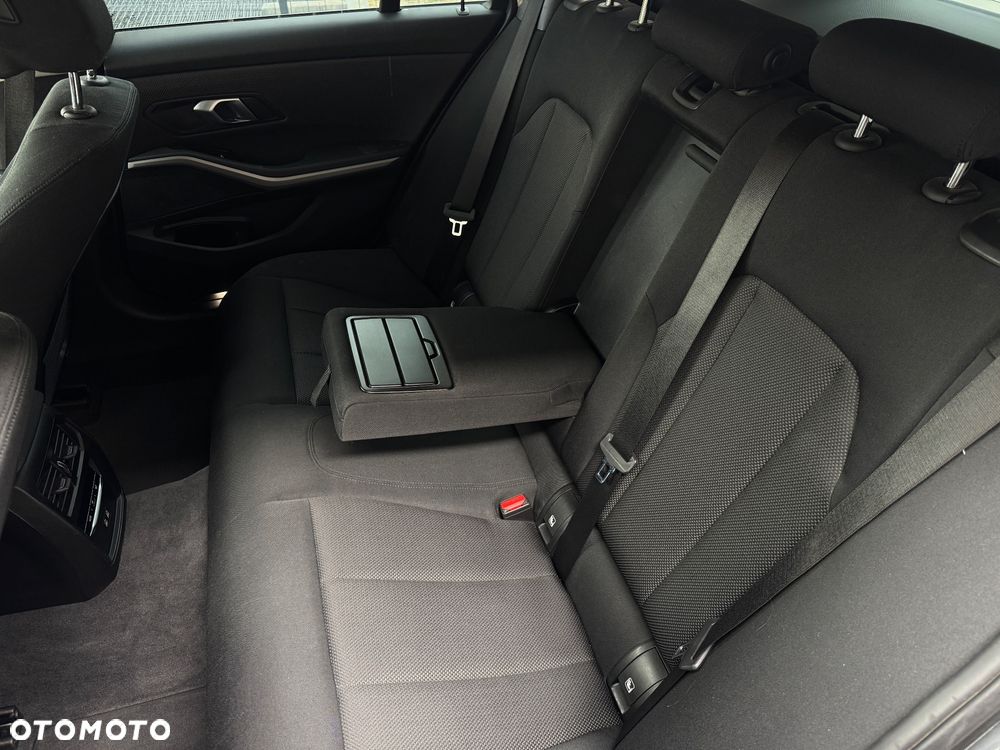 BMW Seria 3 318d Business Edition - 29