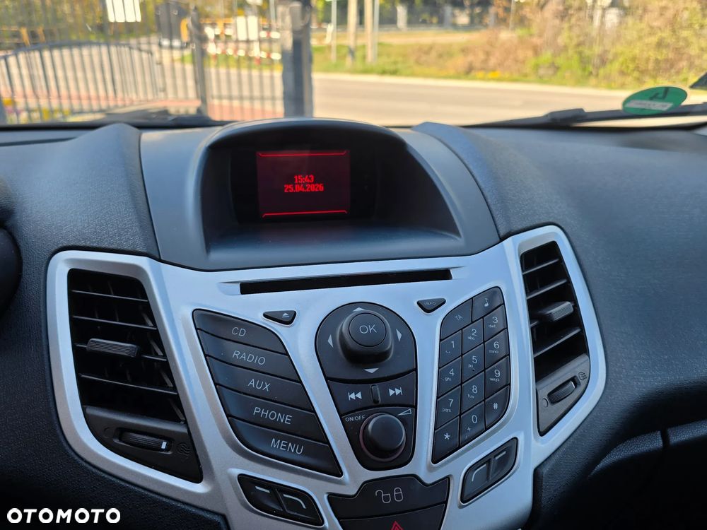 Ford Fiesta 1.25 Champions Edition - 31