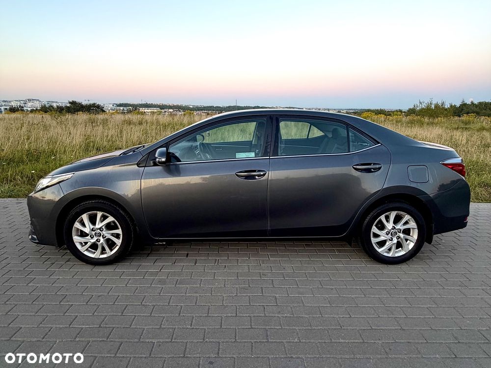 Toyota Corolla 1.6 Comfort - 6